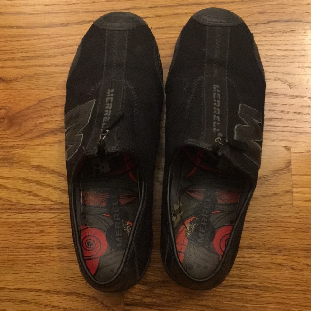 Black Merrell size 7.5